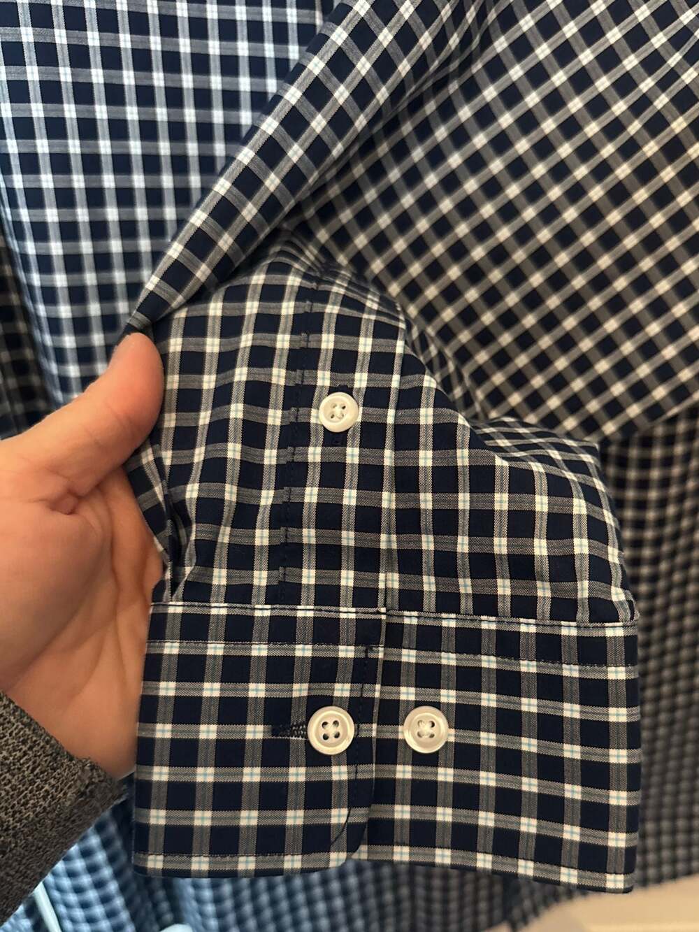 Haggar Classic Fit, Premium Cotton, Easy Care Long Sleeve Dress Shirt 17-17 1/ - Picture 4 of 6